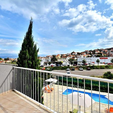 Bretia Apartments Sutivan Pokoj fotografie