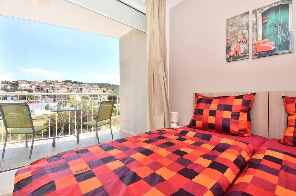 Bretia Apartments Sutivan Pokoj fotografie